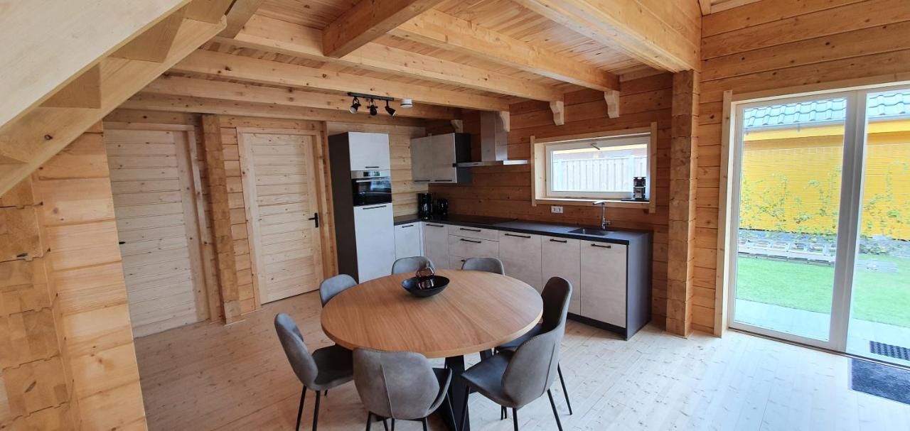 Luxe Chalets In Zeeland Aan De Kust Sint Annaland Exterior foto